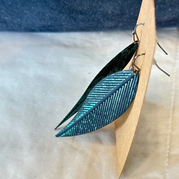 2/$20 Turquoise patina look on metal feather earrings Shepherd hook - Picture 6 of 8